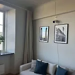 Dinbnb L Cozy Modern In - 1 Min To Tram Daire