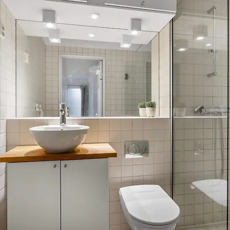 Dinbnb L Cozy Modern In - 1 Min To Tram Apartamento
