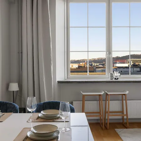 Dinbnb L Cozy Modern In - 1 Min To Tram 公寓