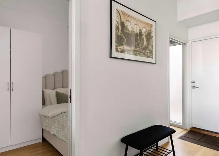 Dinbnb L Cozy Modern In - 1 Min To Tram 아파트