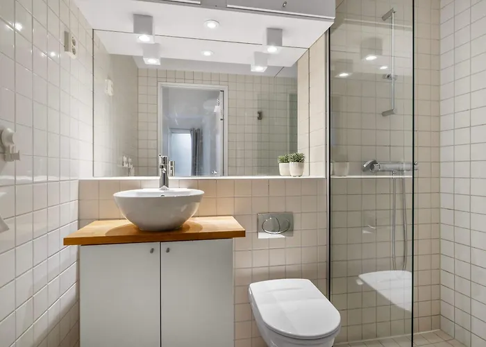 Dinbnb L Cozy Modern In - 1 Min To Tram 아파트