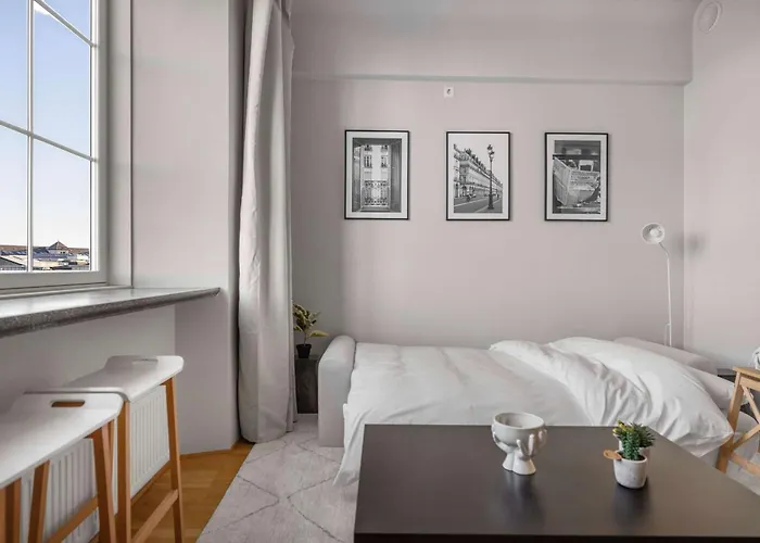 Dinbnb L Cozy Modern In - 1 Min To Tram 아파트