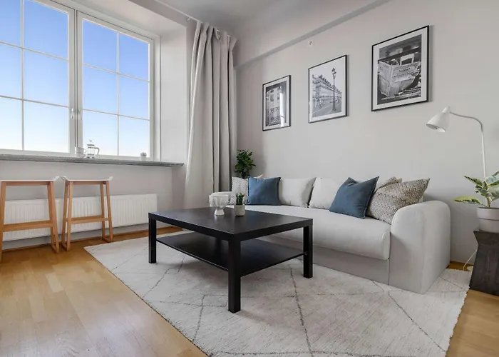 Dinbnb L Cozy Modern In - 1 Min To Tram 아파트