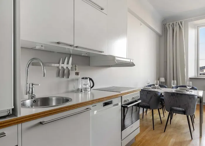 Dinbnb L Cozy Modern In - 1 Min To Tram